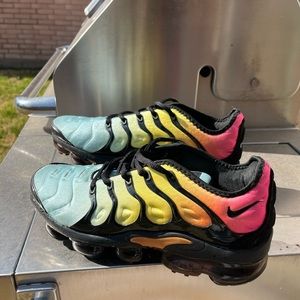 Vapormax Air “Tropical” Size 8W